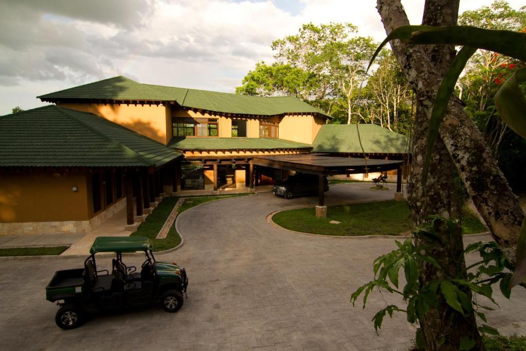 Las Lagunas Boutique Hotel Flores Esterno foto