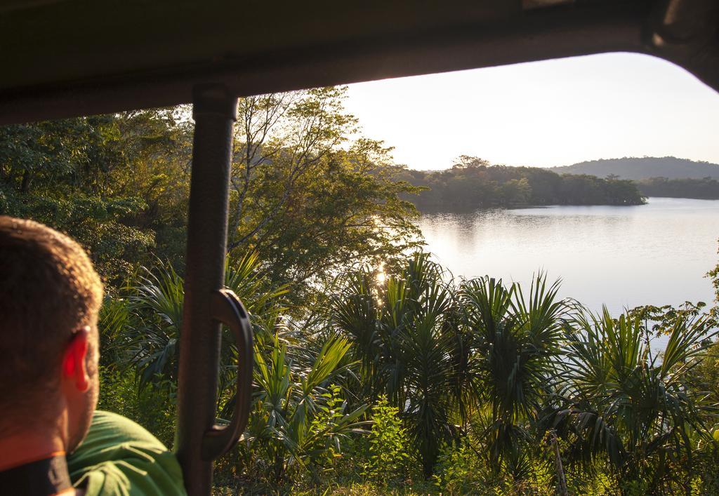 Las Lagunas Boutique Hotel Flores Esterno foto
