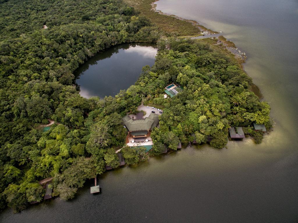 Las Lagunas Boutique Hotel Flores Esterno foto