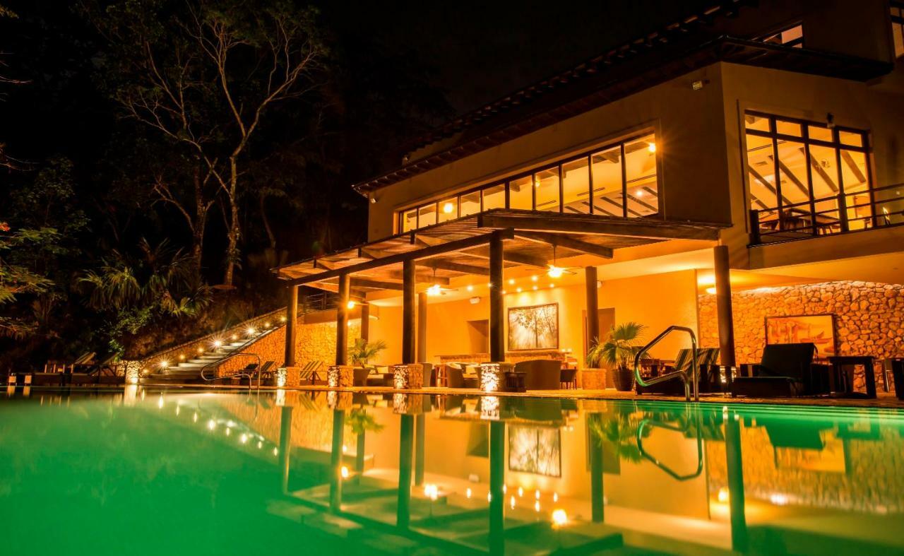 Las Lagunas Boutique Hotel Flores Esterno foto